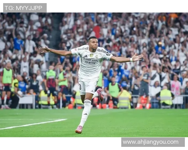 西甲激战皇马凭借点球战胜国米全场沸腾瞬间回顾