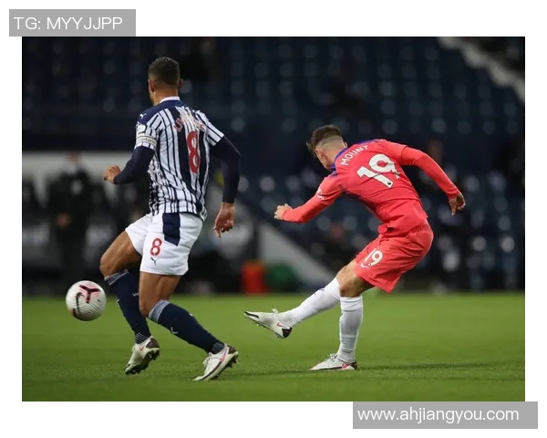 意甲激战：里昂与莱比锡战成平局逆转瞬间引发全场沸腾