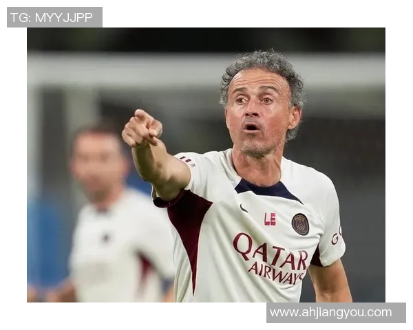 友谊赛巴黎圣日耳曼与AC米兰战平红牌事件引发全场热议