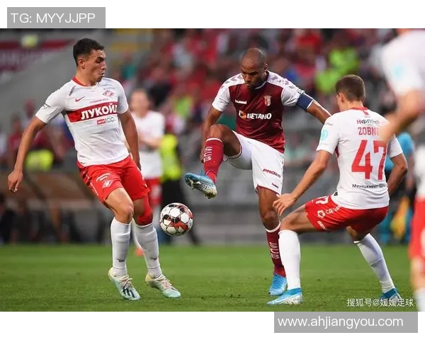 德甲激战：多特蒙德与波尔图战平补时进球点燃全场激情与转会传闻