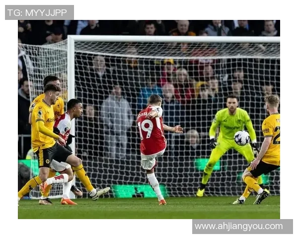 英超激战：拜仁绝杀阿森纳四比三战术解析与精彩瞬间回顾